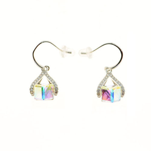 Picture of Crystal Earrings. Crystal Aurore Boreale (001 Ab) Color